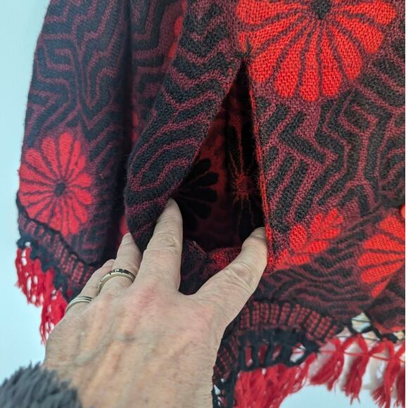 Vintage 60's 70's Sweater Poncho Button Front Red Black Geometric Flowers Flaw - Picture 6 of 8